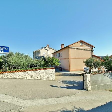 Apartments Ljubica Barbat na Rabu Exteriör bild