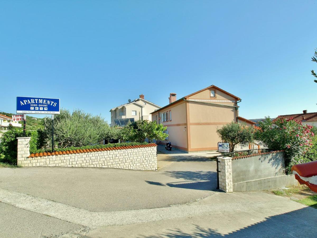 Apartments Ljubica Barbat na Rabu Exteriör bild