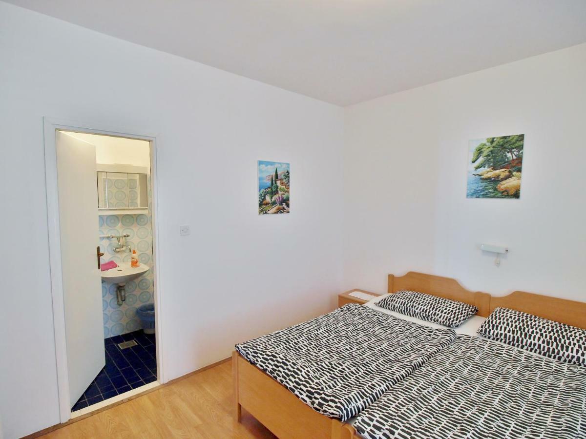 Apartments Ljubica Barbat na Rabu Exteriör bild