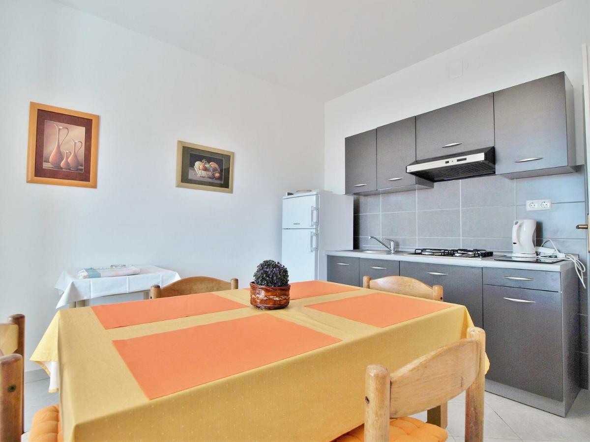 Apartments Ljubica Barbat na Rabu Exteriör bild
